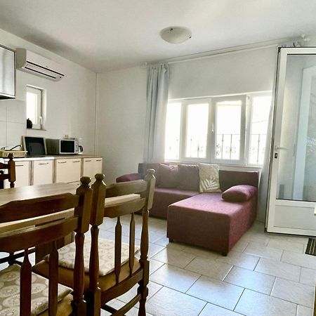 Apartmani Mauro Sa Terasom Crikvenica Exterior foto